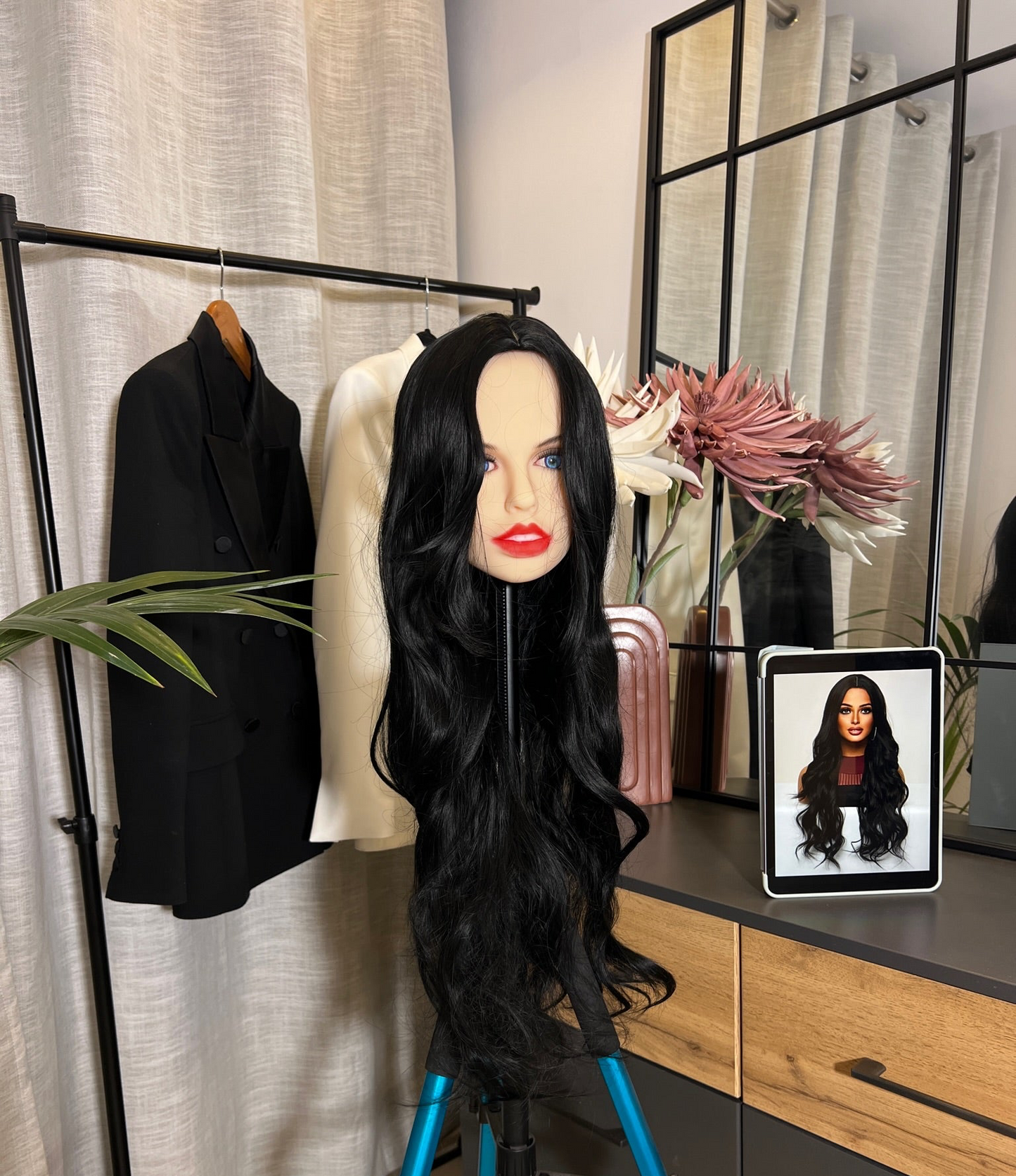Black Long Wavy Synthetic Wig