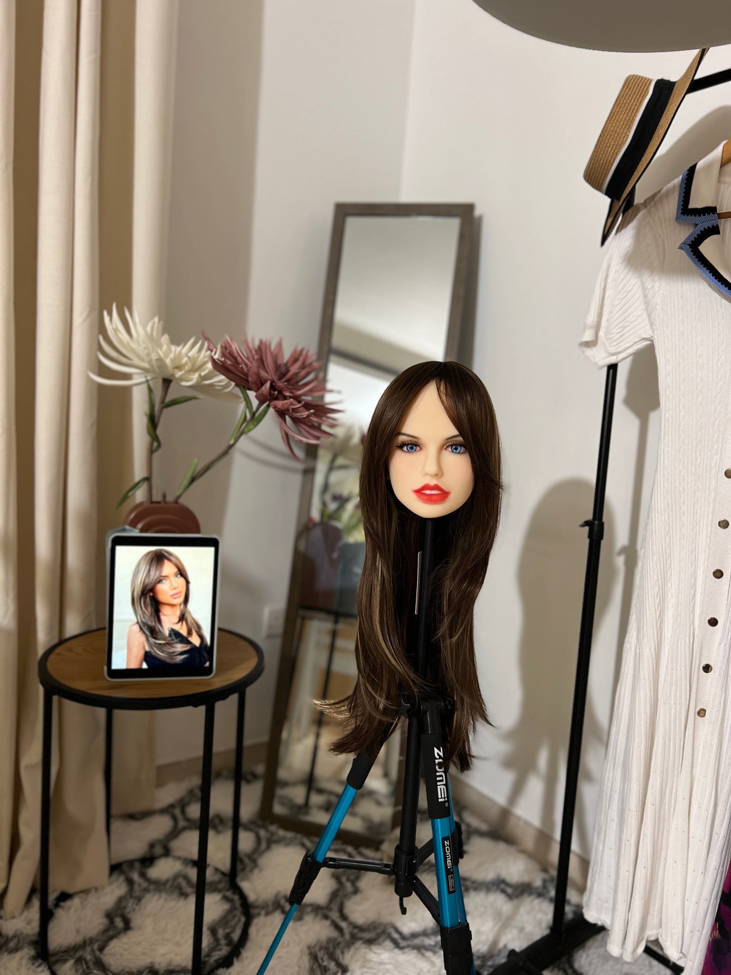 Brown highlight blonde wig